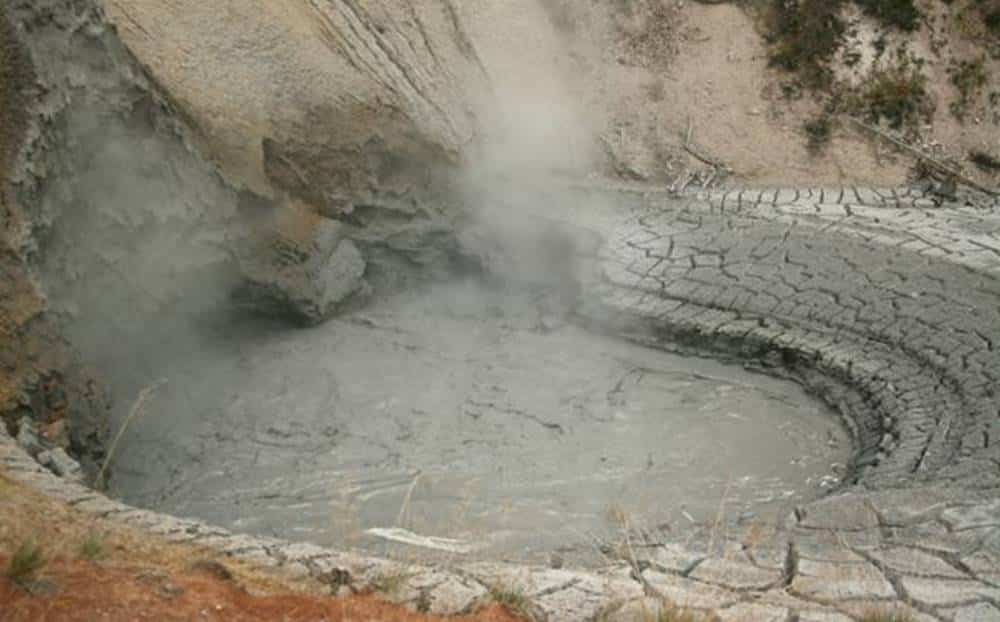 A lava da Mei é quente ? - Página 2 Voce-sabia-que-existem-vulcoes-de-lama-1