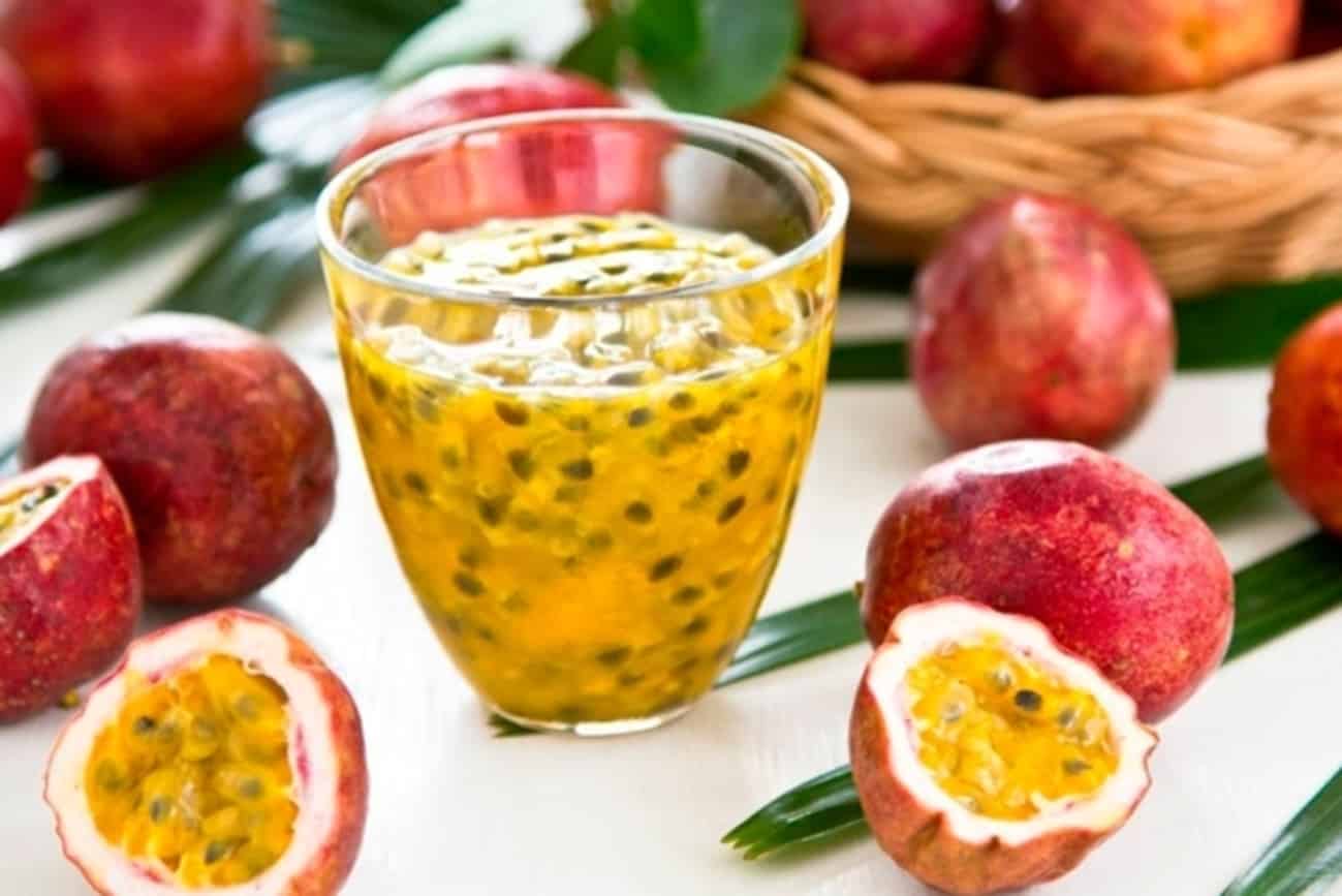 Passion fruit. Маракуйя Пэшн Фрут. Маракуйя мякоть. Акваджус маракуйя. Маракуйя вкус.